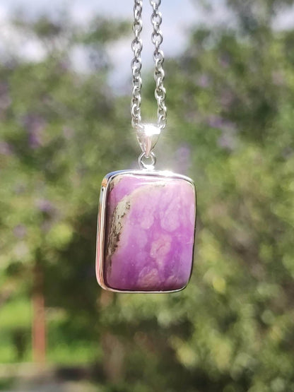 Sugilith / Sugilite inkl. 925 Silber Fassung lila Edelstein Kette Natur Heilstein Energie Rarität Mann Frau Er Sie Geschenk Edel hochwertig - Art of Nature Berlin