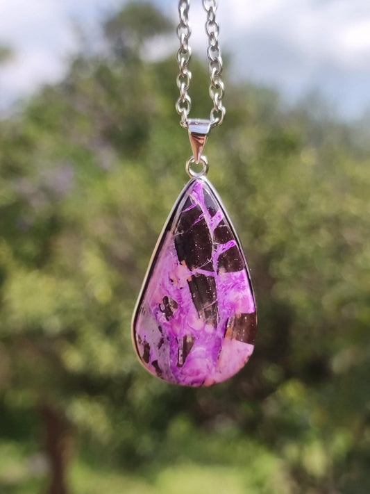 Sugilith / Sugilite inkl. 925 Silber Fassung lila Edelstein Kette Natur Heilstein Energie Rarität Mann Frau Er Sie Geschenk Edel hochwertig - Art of Nature Berlin