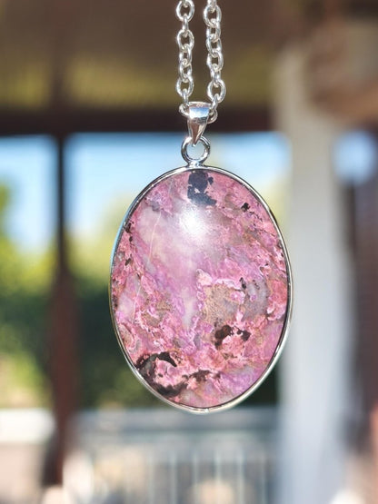 Sugilith / Sugilite inkl. 925 Silber Fassung lila Edelstein Kette Natur Heilstein Energie Rarität Mann Frau Er Sie Geschenk Edel hohwertig - Art of Nature Berlin