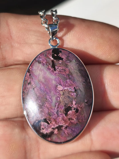 Sugilith / Sugilite inkl. 925 Silber Fassung lila Edelstein Kette Natur Heilstein Energie Rarität Mann Frau Er Sie Geschenk Edel hohwertig - Art of Nature Berlin