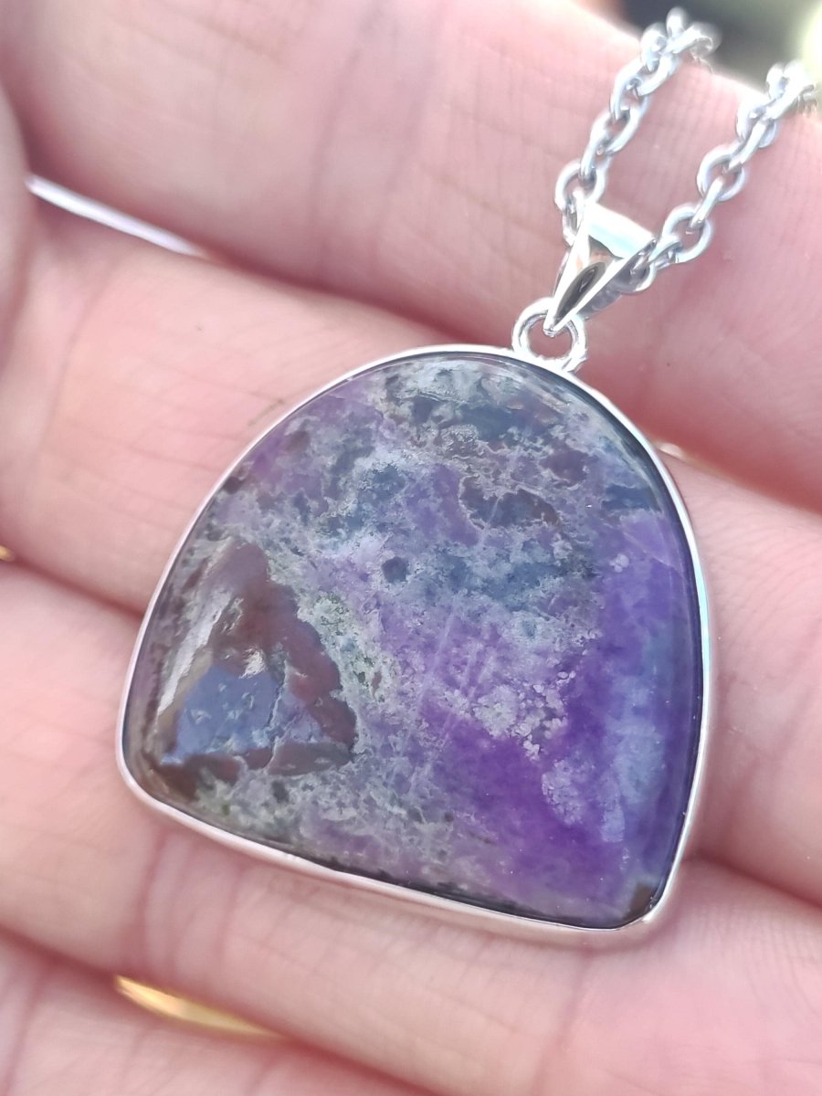 Sugilith / Sugilite inkl. 925 Silber Fassung lila Edelstein Kette Natur Heilstein Energie Rarität Mann Frau Er Sie Geschenk Edel hohwertig - Art of Nature Berlin