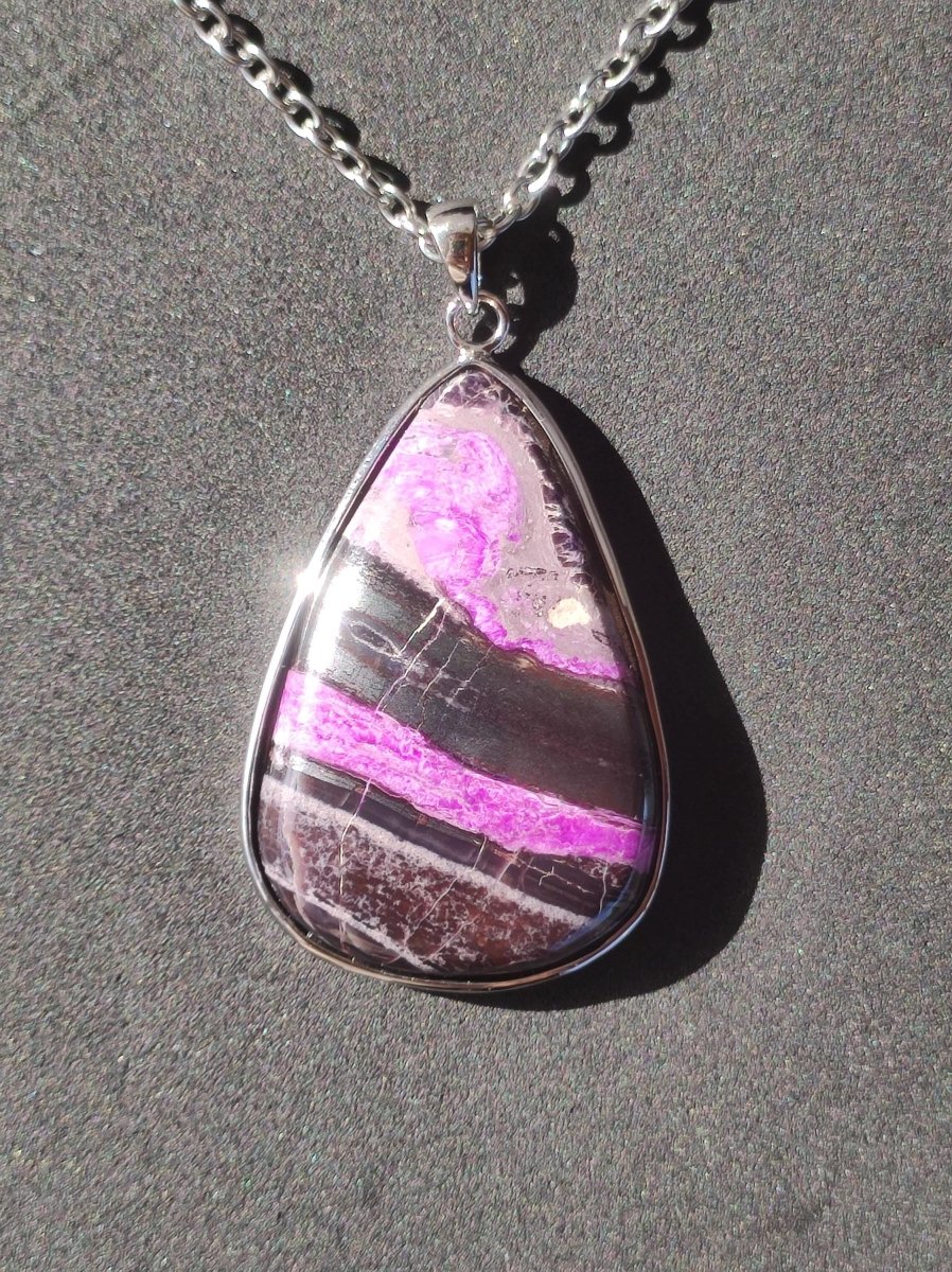 Sugilith / Sugilite inkl. 925 Silber Fassung lila Edelstein Kette Natur Heilstein Energie Rarität Mann Frau Er Sie Geschenk Edel hochwertig - Art of Nature Berlin