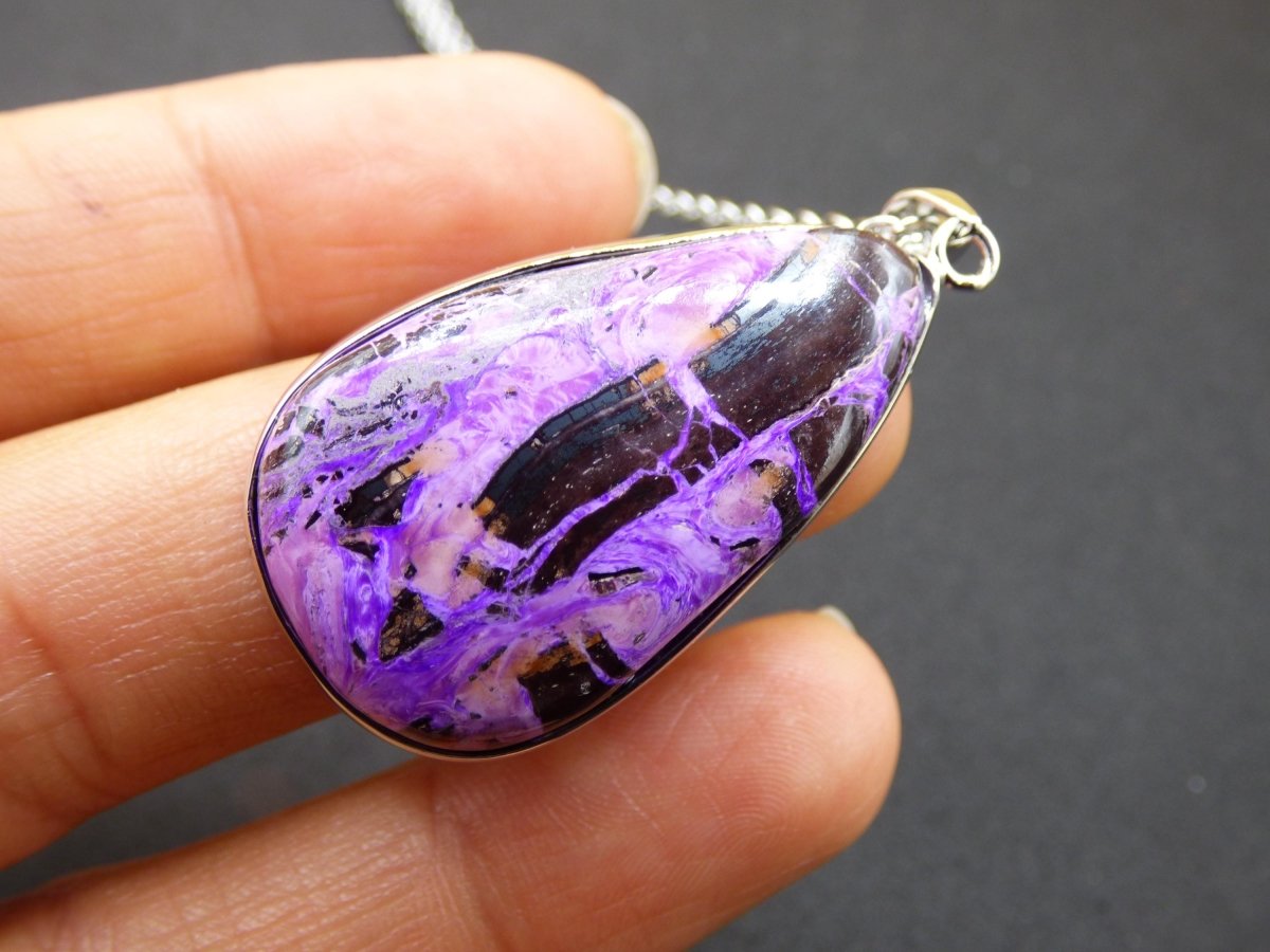 Sugilith / Sugilite inkl. 925 Silber Fassung lila Edelstein Kette Natur Heilstein Energie Rarität Mann Frau Er Sie Geschenk Edel hochwertig - Art of Nature Berlin