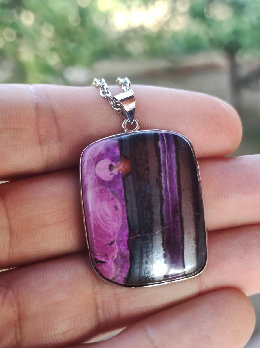 Sugilith / Sugilite inkl. 925 Silber Fassung lila Edelstein Kette Natur Heilstein Energie Rarität Mann Frau Er Sie Geschenk Edel hochwertig - Art of Nature Berlin