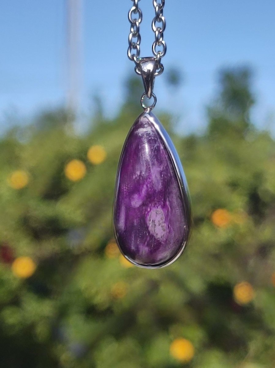 Sugilith / Sugilite inkl. 925 Silber Fassung lila Edelstein Kette Natur Heilstein Energie Rarität Mann Frau Er Sie Geschenk Edel hochwertig - Art of Nature Berlin