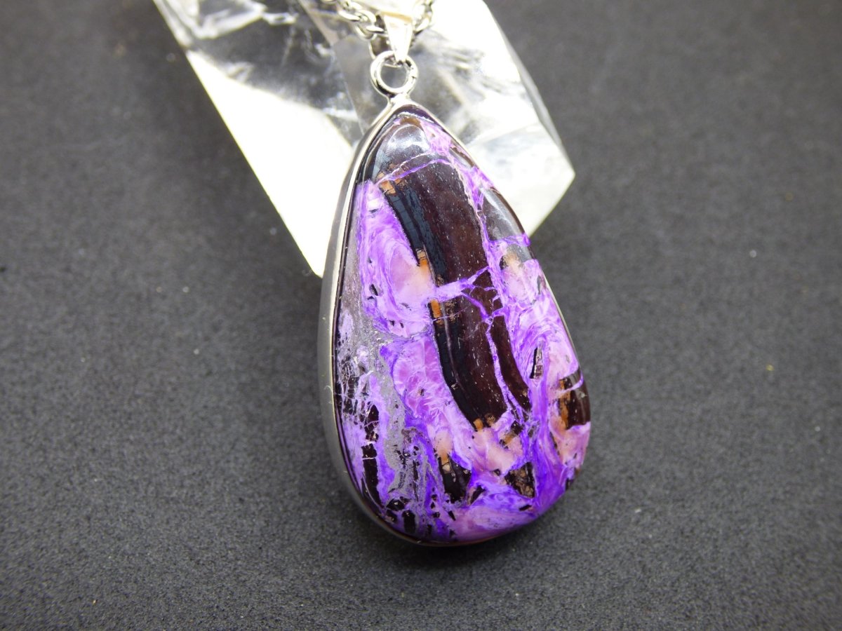 Sugilith / Sugilite inkl. 925 Silber Fassung lila Edelstein Kette Natur Heilstein Energie Rarität Mann Frau Er Sie Geschenk Edel hochwertig - Art of Nature Berlin