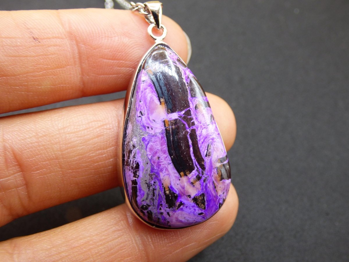 Sugilith / Sugilite inkl. 925 Silber Fassung lila Edelstein Kette Natur Heilstein Energie Rarität Mann Frau Er Sie Geschenk Edel hochwertig - Art of Nature Berlin
