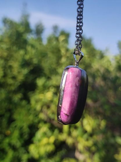 Sugilith / Sugilite inkl. 925 Silber Fassung lila Edelstein Kette Natur Heilstein Energie Rarität Mann Frau Er Sie Geschenk Edel hochwertig - Art of Nature Berlin
