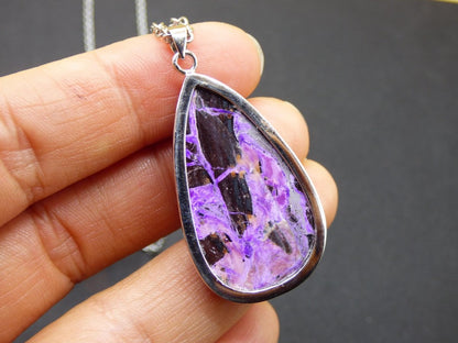 Sugilith / Sugilite inkl. 925 Silber Fassung lila Edelstein Kette Natur Heilstein Energie Rarität Mann Frau Er Sie Geschenk Edel hochwertig - Art of Nature Berlin