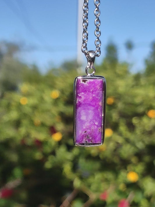 Sugilith / Sugilite inkl. 925 Silber Fassung lila Edelstein Kette Natur Heilstein Energie Rarität Mann Frau Er Sie Geschenk Edel hochwertig - Art of Nature Berlin