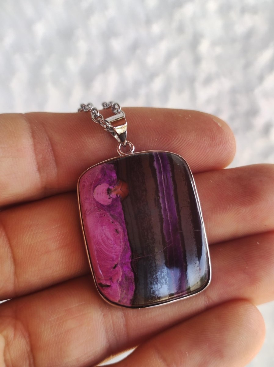 Sugilith / Sugilite inkl. 925 Silber Fassung lila Edelstein Kette Natur Heilstein Energie Rarität Mann Frau Er Sie Geschenk Edel hochwertig - Art of Nature Berlin