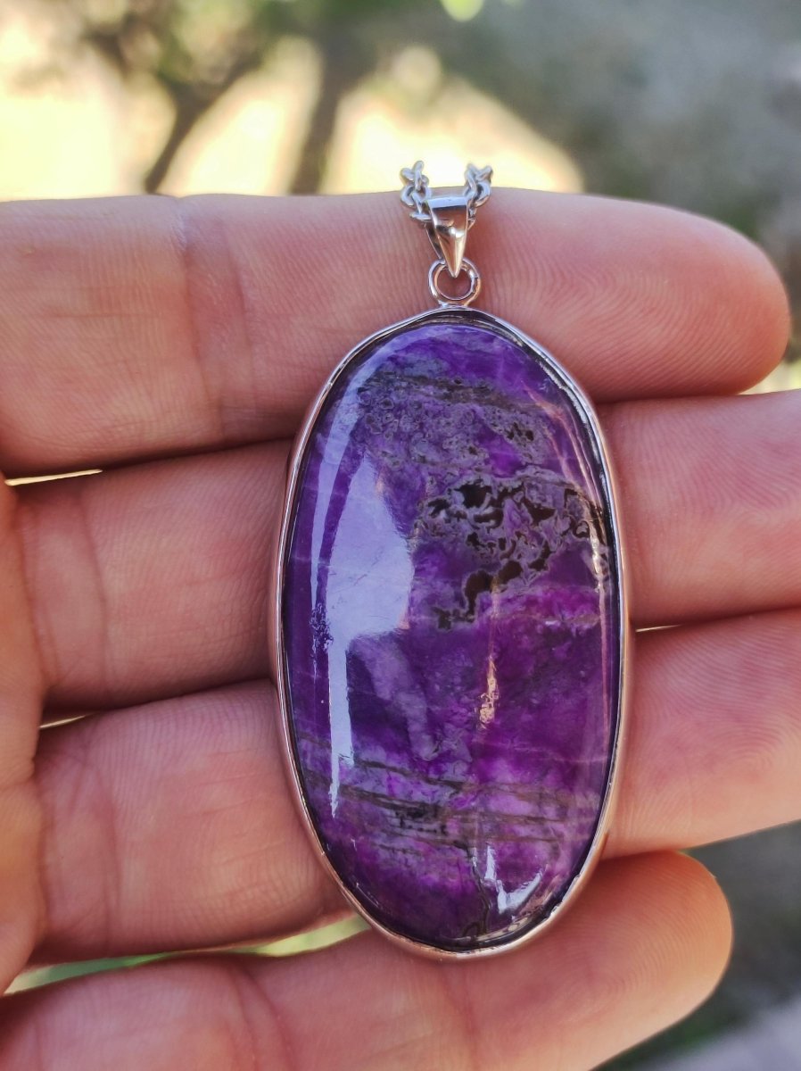 Sugilith / Sugilite inkl. 925 Silber Fassung lila Edelstein Kette Natur Heilstein Energie Rarität Mann Frau Er Sie Geschenk Edel hochwertig - Art of Nature Berlin