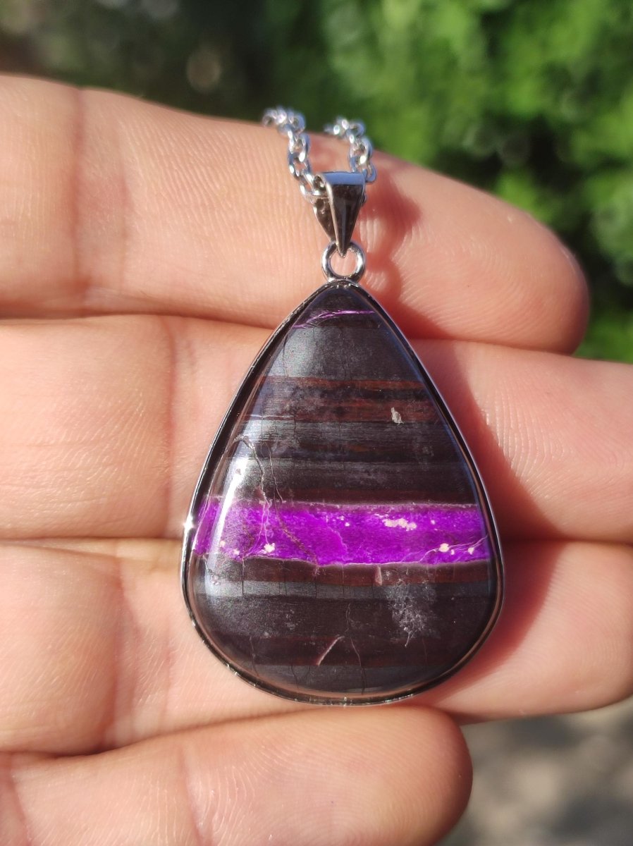 Sugilith / Sugilite inkl. 925 Silber Fassung lila Edelstein Kette Natur Heilstein Energie Rarität Mann Frau Er Sie Geschenk Edel hochwertig - Art of Nature Berlin