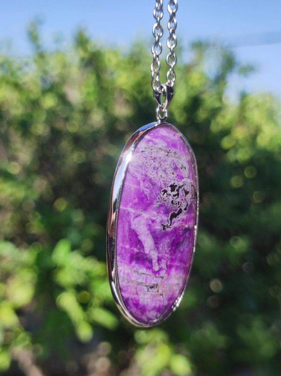 Sugilith / Sugilite inkl. 925 Silber Fassung lila Edelstein Kette Natur Heilstein Energie Rarität Mann Frau Er Sie Geschenk Edel hochwertig - Art of Nature Berlin