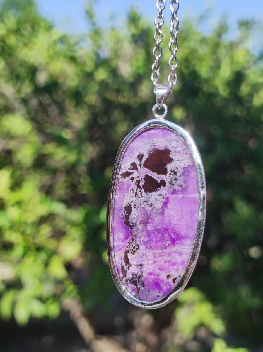 Sugilith / Sugilite inkl. 925 Silber Fassung lila Edelstein Kette Natur Heilstein Energie Rarität Mann Frau Er Sie Geschenk Edel hochwertig - Art of Nature Berlin