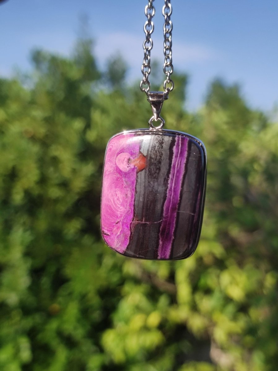Sugilith / Sugilite inkl. 925 Silber Fassung lila Edelstein Kette Natur Heilstein Energie Rarität Mann Frau Er Sie Geschenk Edel hochwertig - Art of Nature Berlin