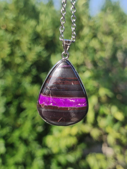 Sugilith / Sugilite inkl. 925 Silber Fassung lila Edelstein Kette Natur Heilstein Energie Rarität Mann Frau Er Sie Geschenk Edel hochwertig - Art of Nature Berlin