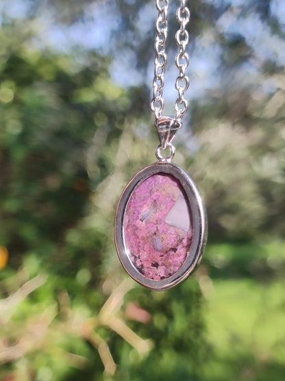 Sugilith / Sugilite inkl. 925 Silber Fassung lila Edelstein Kette Natur Heilstein Energie Rarität Mann Frau Er Sie Geschenk Edel hohwertig - Art of Nature Berlin