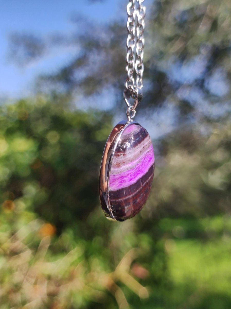 Sugilith / Sugilite inkl. 925 Silber Fassung lila Edelstein Kette Natur Heilstein Energie Rarität Mann Frau Er Sie Geschenk Edel hohwertig - Art of Nature Berlin