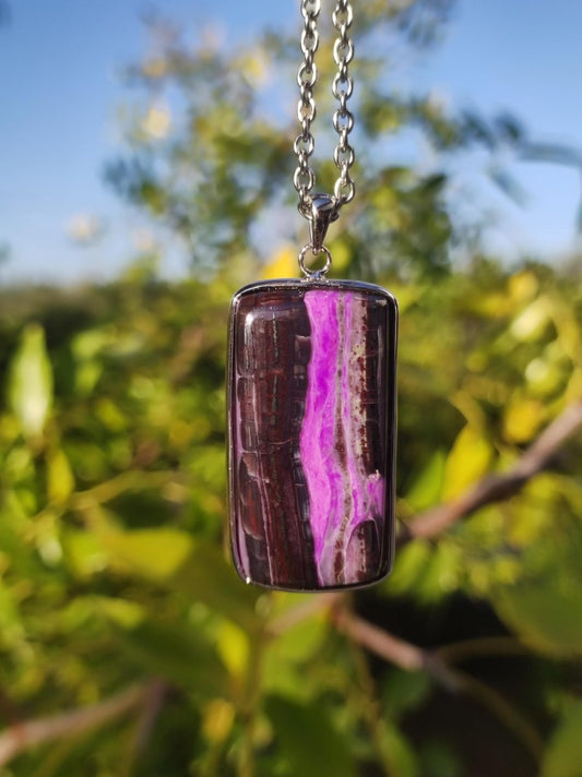 Sugilith / Sugilite inkl. 925 Silber Fassung lila Edelstein Kette Natur Heilstein Energie Rarität Mann Frau Er Sie Geschenk Edel hohwertig - Art of Nature Berlin