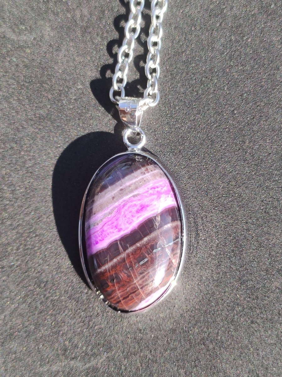 Sugilith / Sugilite inkl. 925 Silber Fassung lila Edelstein Kette Natur Heilstein Energie Rarität Mann Frau Er Sie Geschenk Edel hohwertig - Art of Nature Berlin