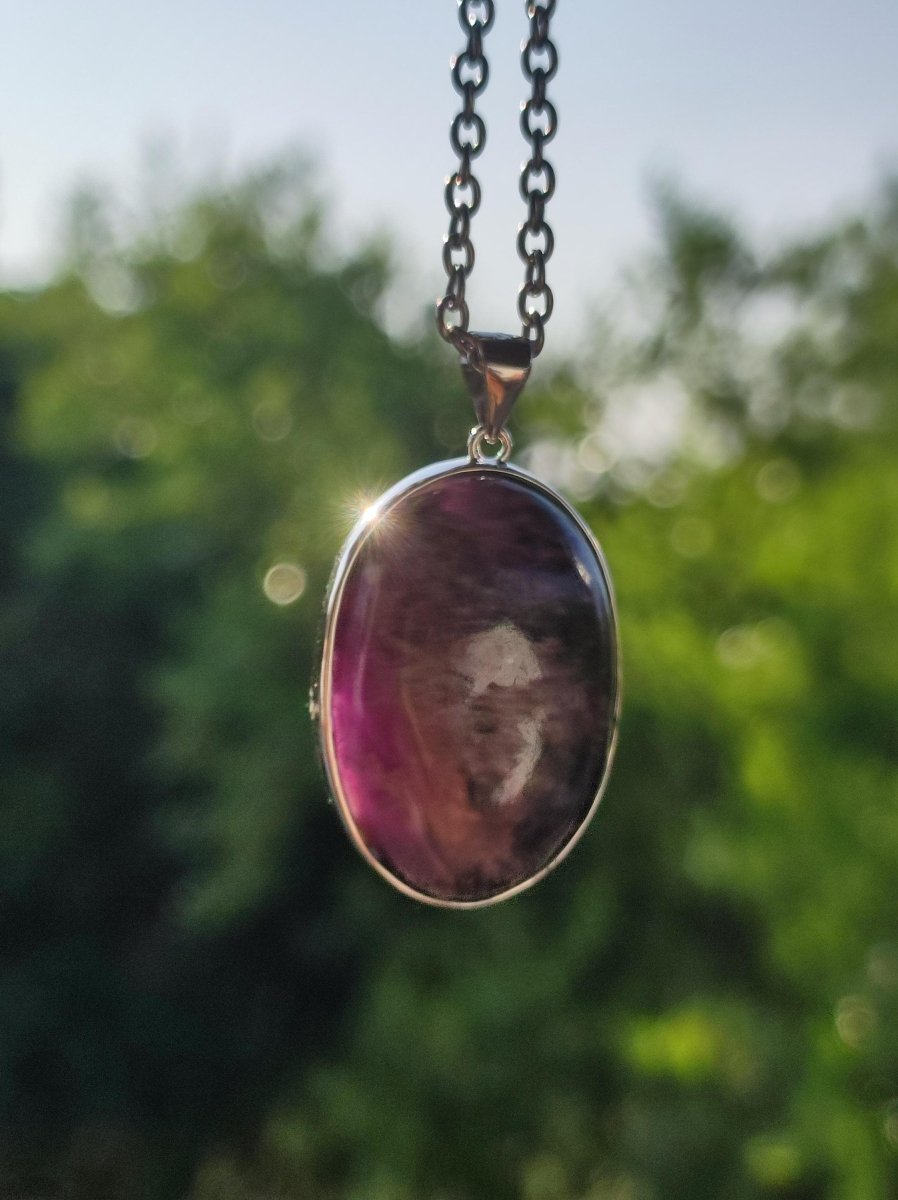 Sugilith / Sugilite inkl. 925 Silber Fassung lila Edelstein Kette Natur Heilstein Energie Rarität Mann Frau Er Sie Geschenk Edel hohwertig - Art of Nature Berlin