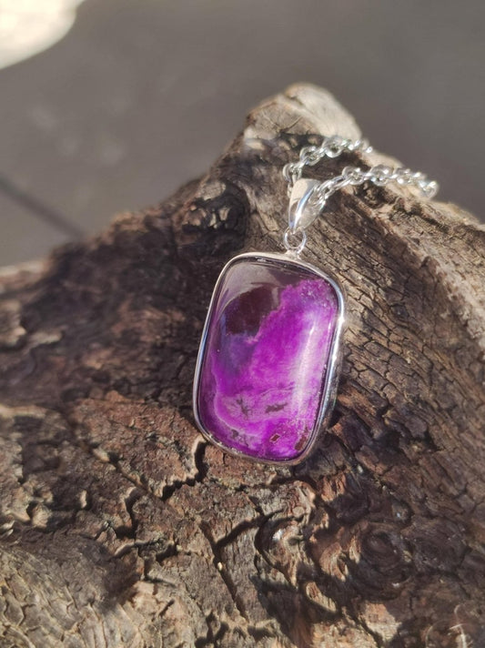 Sugilith / Sugilite inkl. 925 Silber Fassung lila Edelstein Kette Natur Heilstein Energie Rarität Mann Frau Er Sie Geschenk Edel hohwertig - Art of Nature Berlin