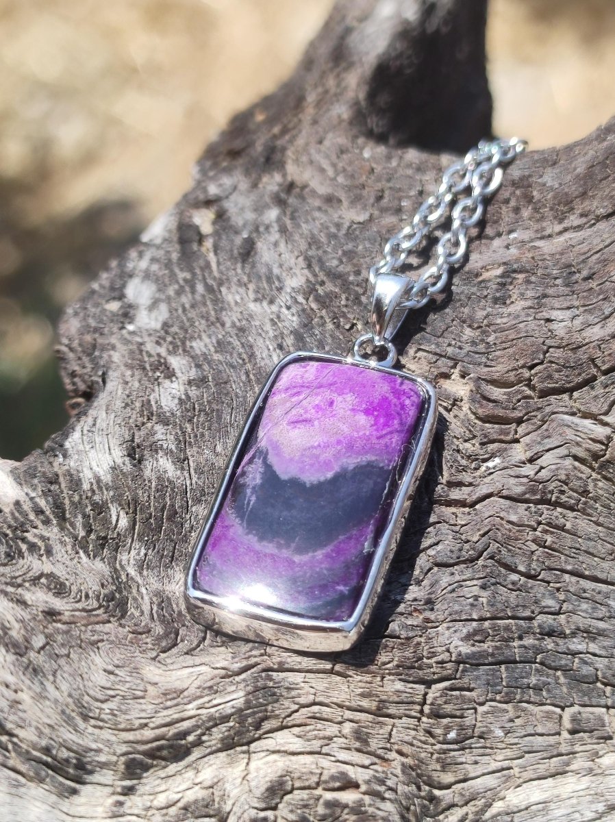 Sugilith / Sugilite inkl. 925 Silber Fassung lila Edelstein Kette Natur Heilstein Energie Rarität Mann Frau Er Sie Geschenk Edel hohwertig - Art of Nature Berlin