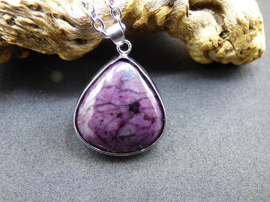 Sugilith / Sugilite inkl. 925 Silber Fassung lila Edelstein Kette Natur Heilstein Energie Rarität Mann Frau Er Sie Geschenk Edel hohwertig - Art of Nature Berlin