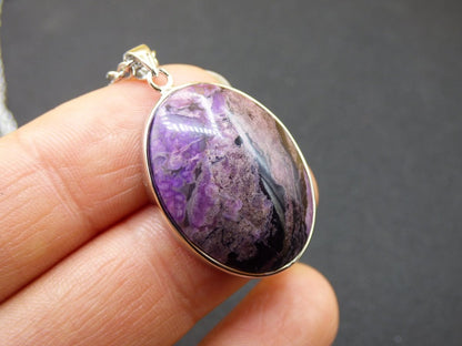 Sugilith / Sugilite inkl. 925 Silber Fassung lila Edelstein Kette Natur Heilstein Energie Rarität Mann Frau Er Sie Geschenk Edel hohwertig - Art of Nature Berlin
