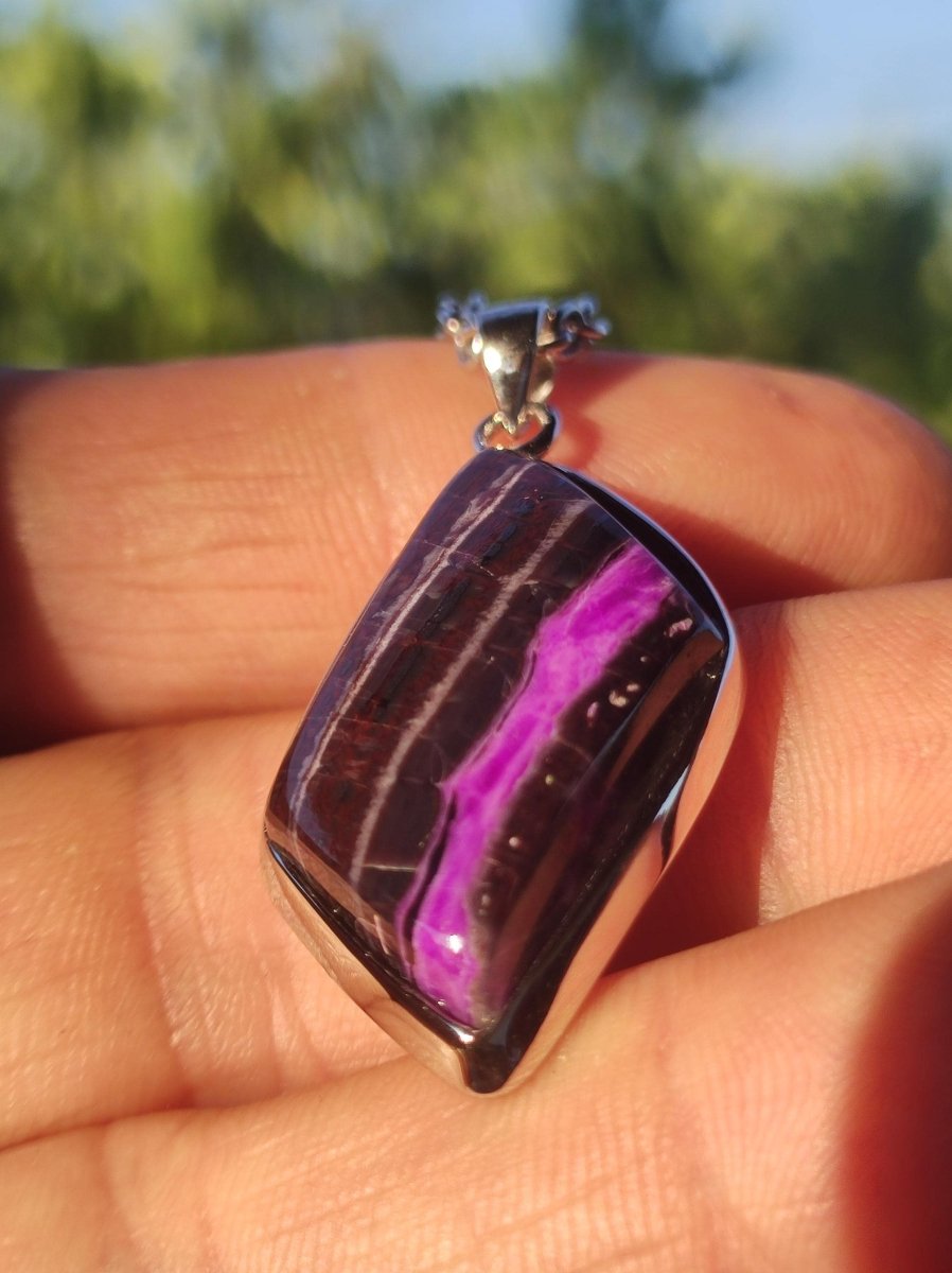 Sugilith / Sugilite inkl. 925 Silber Fassung lila Edelstein Kette Natur Heilstein Energie Rarität Mann Frau Er Sie Geschenk Edel hohwertig - Art of Nature Berlin