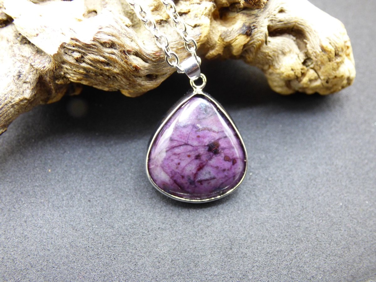 Sugilith / Sugilite inkl. 925 Silber Fassung lila Edelstein Kette Natur Heilstein Energie Rarität Mann Frau Er Sie Geschenk Edel hohwertig - Art of Nature Berlin