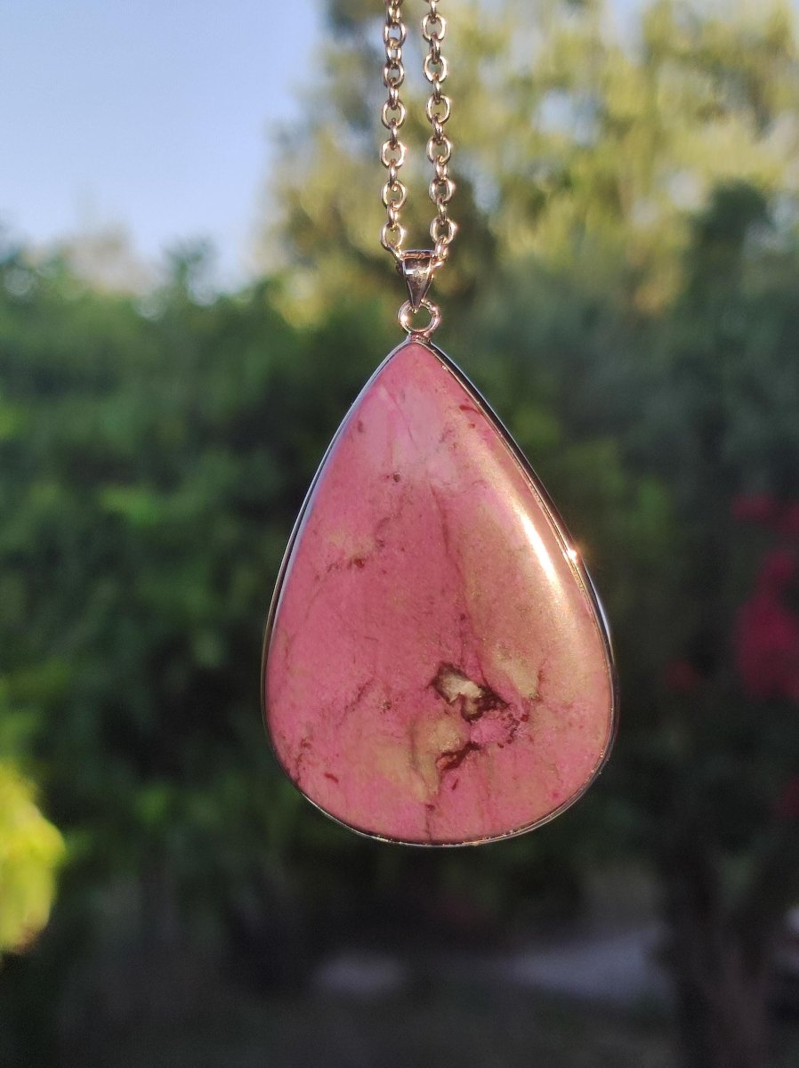 Sugilith / Sugilite inkl. 925 Silber Fassung lila Edelstein Kette Natur Heilstein Energie Rarität Mann Frau Er Sie Geschenk Edel hohwertig - Art of Nature Berlin