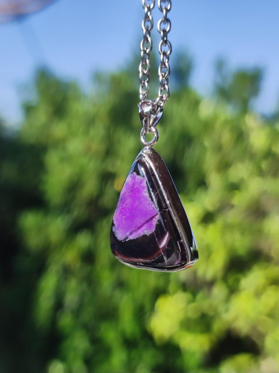Sugilith / Sugilite inkl. 925 Silber Fassung lila Edelstein Kette Natur Heilstein Energie Rarität Mann Frau Er Sie Geschenk Edel hohwertig - Art of Nature Berlin