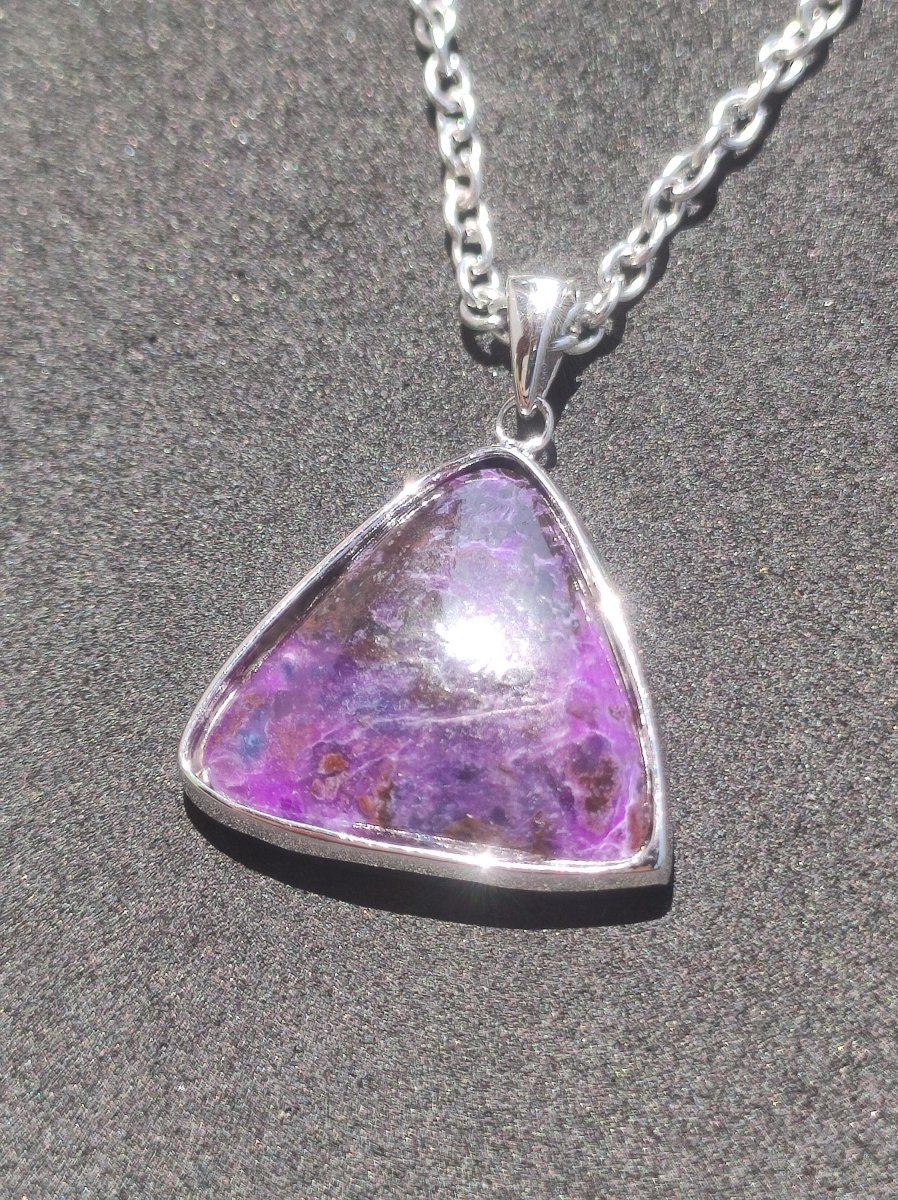 Sugilith / Sugilite inkl. 925 Silber Fassung lila Edelstein Kette Natur Heilstein Energie Rarität Mann Frau Er Sie Geschenk Edel hohwertig - Art of Nature Berlin