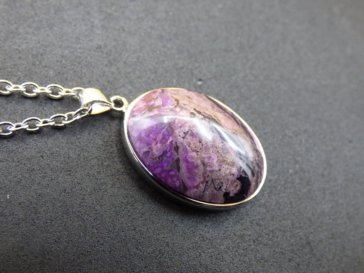 Sugilith / Sugilite inkl. 925 Silber Fassung lila Edelstein Kette Natur Heilstein Energie Rarität Mann Frau Er Sie Geschenk Edel hohwertig - Art of Nature Berlin