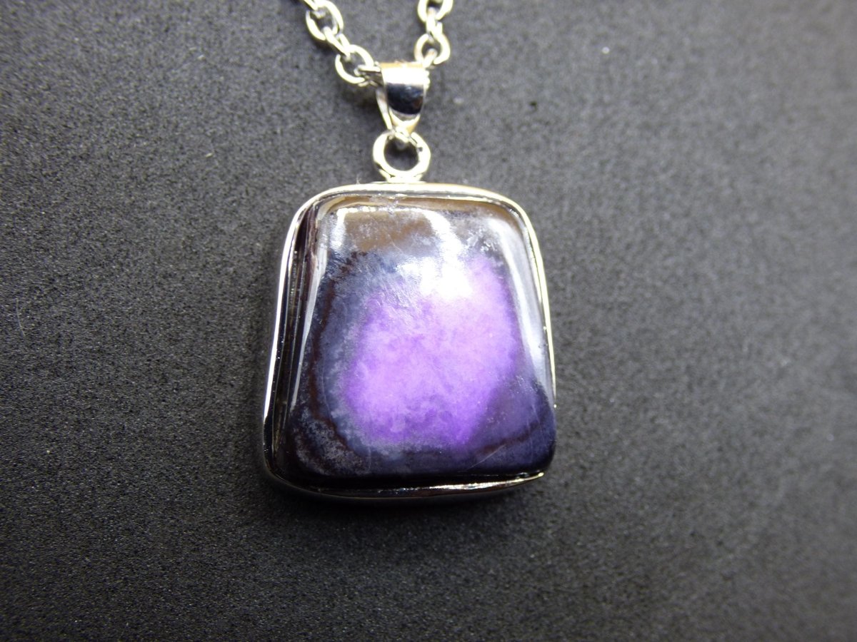 Sugilith / Sugilite inkl. 925 Silber Fassung lila Edelstein Kette Natur Heilstein Energie Rarität Mann Frau Er Sie Geschenk Edel hohwertig - Art of Nature Berlin