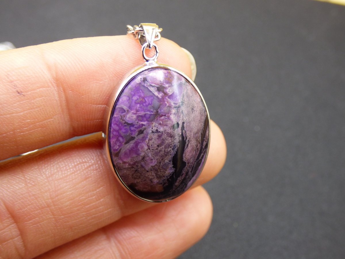 Sugilith / Sugilite inkl. 925 Silber Fassung lila Edelstein Kette Natur Heilstein Energie Rarität Mann Frau Er Sie Geschenk Edel hohwertig - Art of Nature Berlin