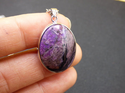 Sugilith / Sugilite inkl. 925 Silber Fassung lila Edelstein Kette Natur Heilstein Energie Rarität Mann Frau Er Sie Geschenk Edel hohwertig - Art of Nature Berlin