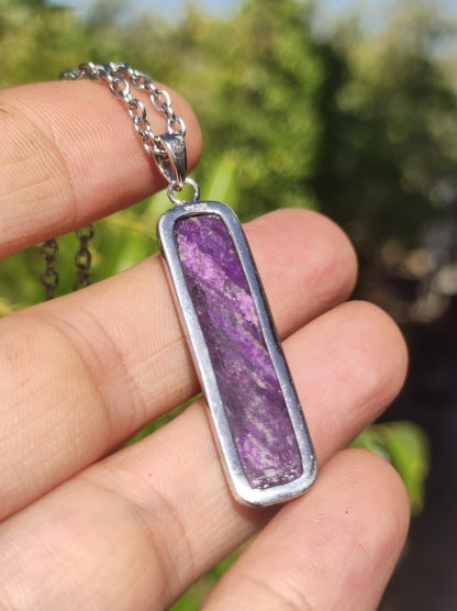 Sugilith / Sugilite inkl. 925 Silber Fassung lila Edelstein Kette Natur Heilstein Energie Rarität Mann Frau Er Sie Geschenk Edel hohwertig - Art of Nature Berlin