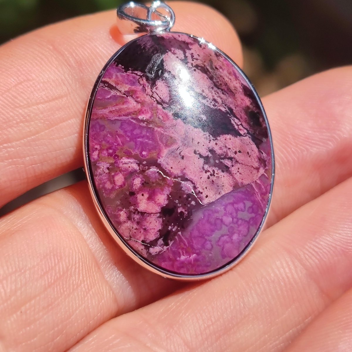 Sugilith / Sugilite inkl. 925 Silber Fassung lila Edelstein Kette Natur Heilstein Energie Rarität Mann Frau Er Sie Geschenk Edel hohwertig - Art of Nature Berlin