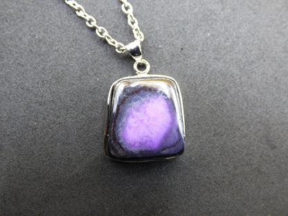 Sugilith / Sugilite inkl. 925 Silber Fassung lila Edelstein Kette Natur Heilstein Energie Rarität Mann Frau Er Sie Geschenk Edel hohwertig - Art of Nature Berlin