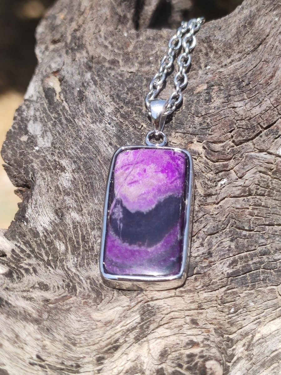 Sugilith / Sugilite inkl. 925 Silber Fassung lila Edelstein Kette Natur Heilstein Energie Rarität Mann Frau Er Sie Geschenk Edel hohwertig - Art of Nature Berlin