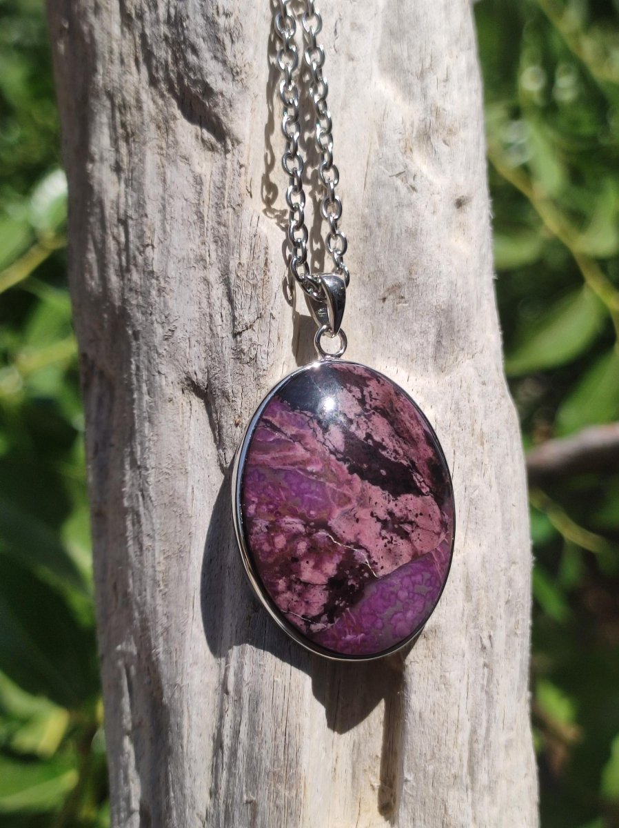 Sugilith / Sugilite inkl. 925 Silber Fassung lila Edelstein Kette Natur Heilstein Energie Rarität Mann Frau Er Sie Geschenk Edel hohwertig - Art of Nature Berlin