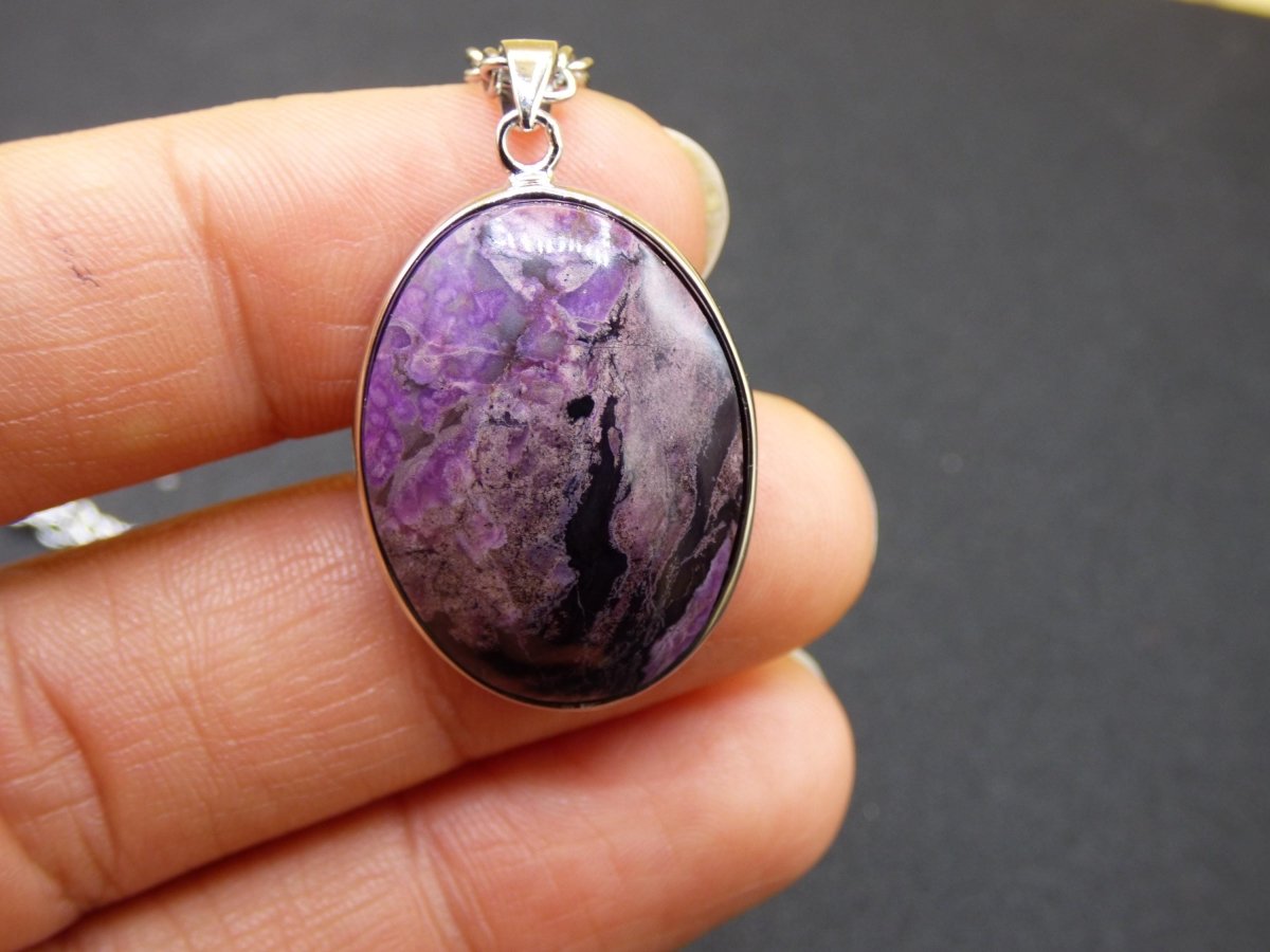 Sugilith / Sugilite inkl. 925 Silber Fassung lila Edelstein Kette Natur Heilstein Energie Rarität Mann Frau Er Sie Geschenk Edel hohwertig - Art of Nature Berlin