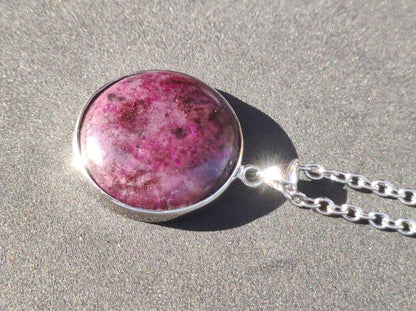 Sugilith / Sugilite inkl. 925 Silber Fassung lila Edelstein Kette Natur Heilstein Energie Rarität Mann Frau Er Sie Geschenk Edel hohwertig - Art of Nature Berlin