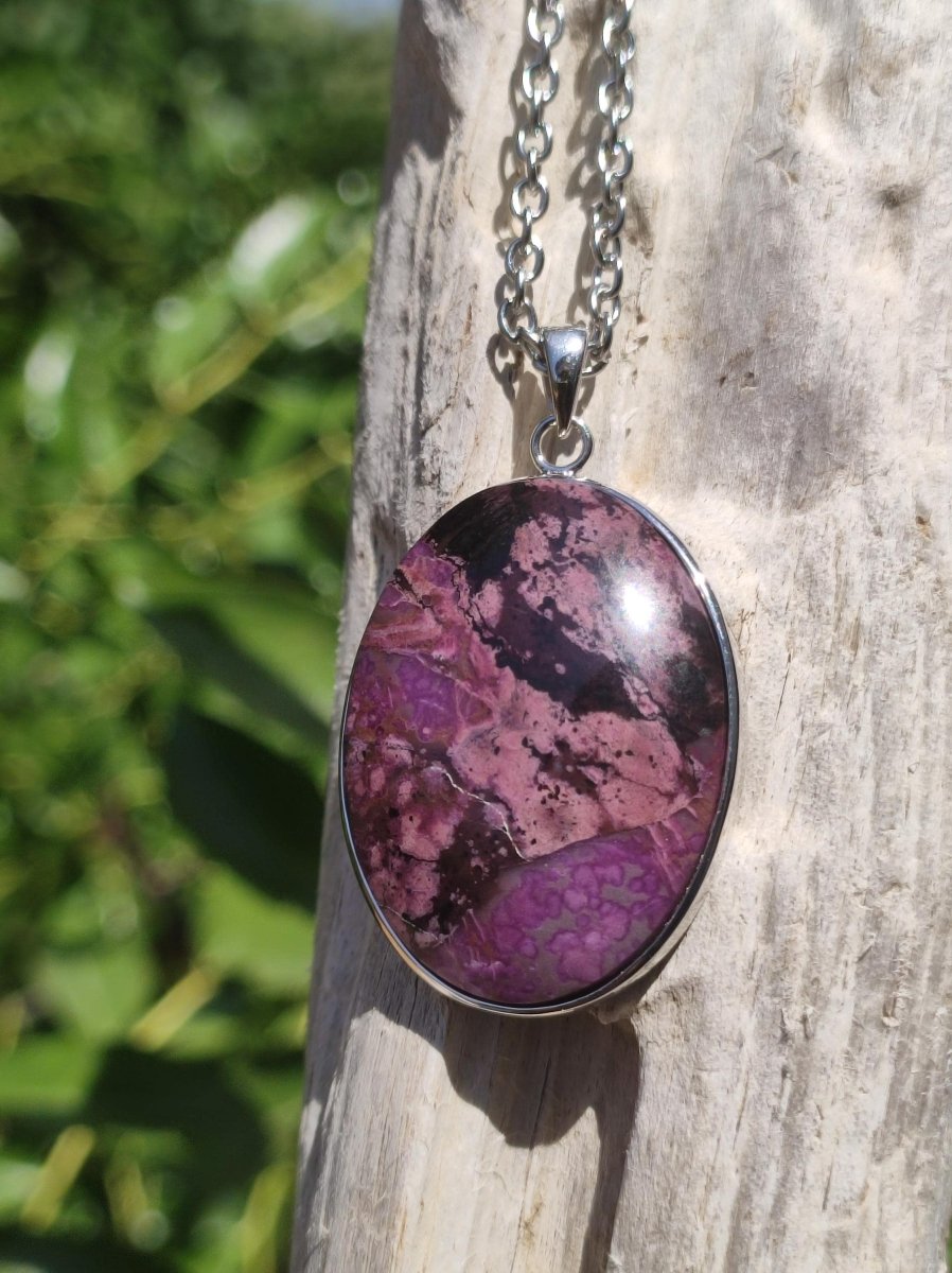 Sugilith / Sugilite inkl. 925 Silber Fassung lila Edelstein Kette Natur Heilstein Energie Rarität Mann Frau Er Sie Geschenk Edel hohwertig - Art of Nature Berlin