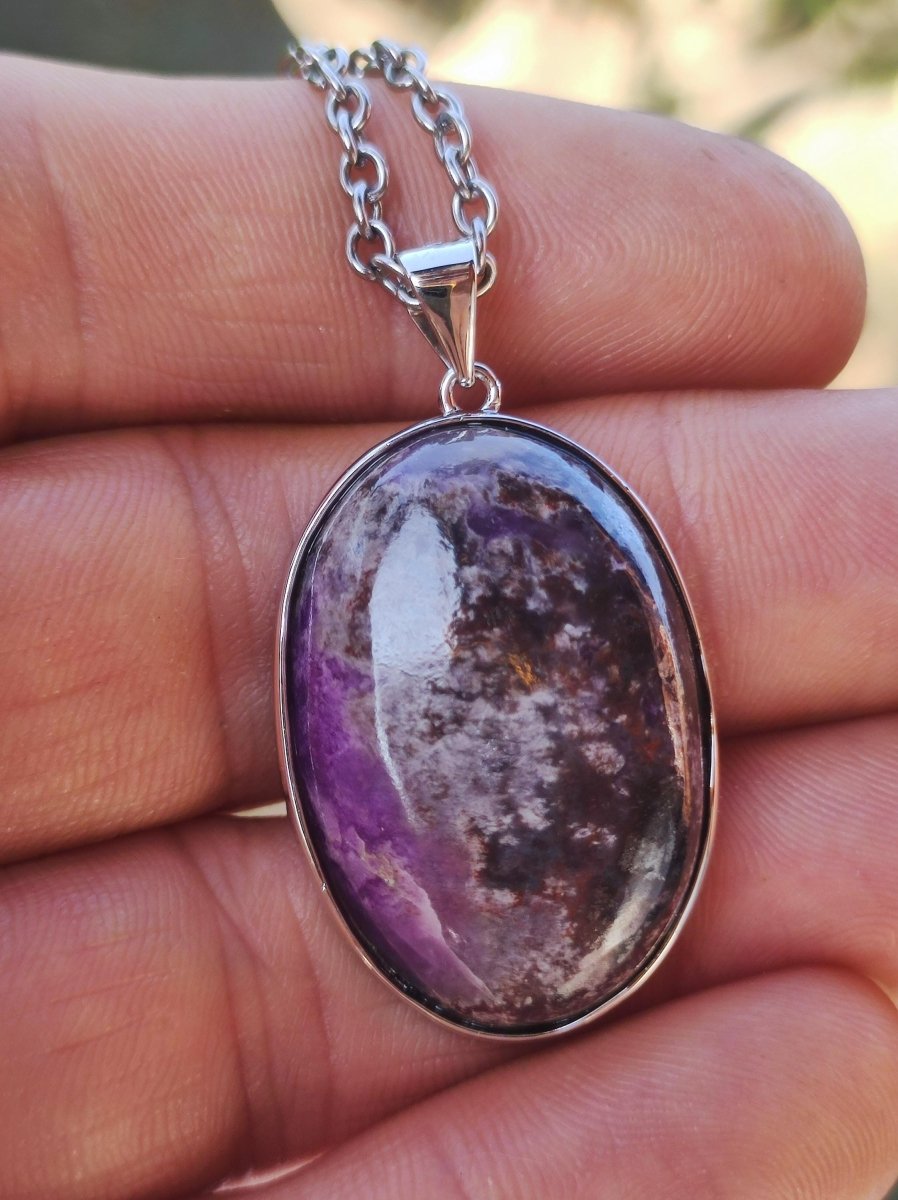 Sugilith / Sugilite inkl. 925 Silber Fassung lila Edelstein Kette Natur Heilstein Energie Rarität Mann Frau Er Sie Geschenk Edel hohwertig - Art of Nature Berlin