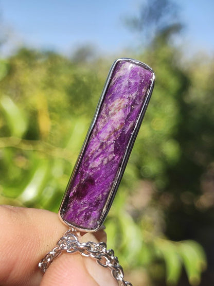 Sugilith / Sugilite inkl. 925 Silber Fassung lila Edelstein Kette Natur Heilstein Energie Rarität Mann Frau Er Sie Geschenk Edel hohwertig - Art of Nature Berlin
