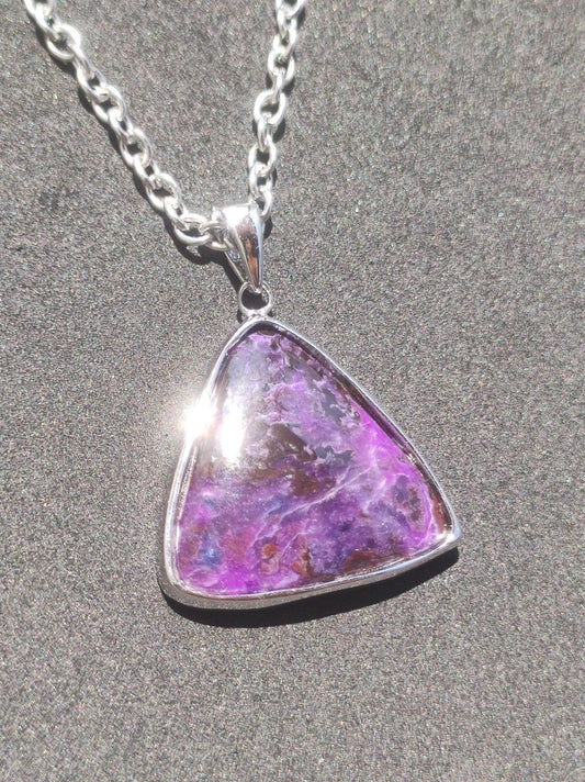 Sugilith / Sugilite inkl. 925 Silber Fassung lila Edelstein Kette Natur Heilstein Energie Rarität Mann Frau Er Sie Geschenk Edel hohwertig - Art of Nature Berlin